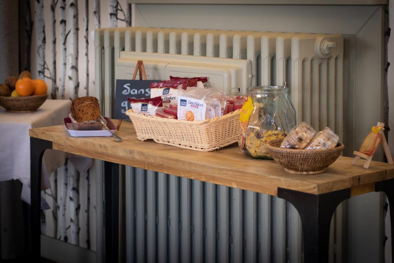 Logis Hotel Tante Yvonne & Son Restaurant Semi-Gastronomique - Lyon Nord Quincieux المظهر الخارجي الصورة