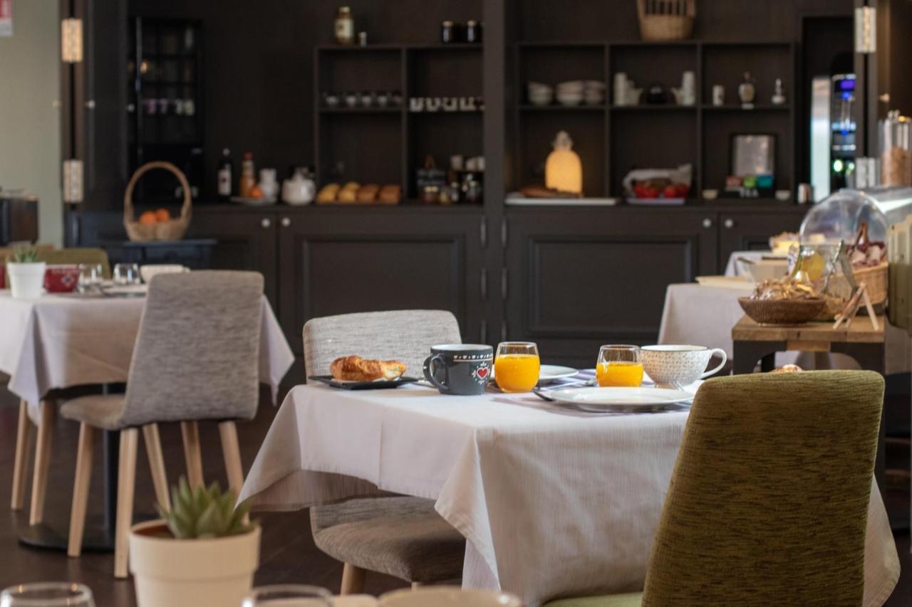 Logis Hotel Tante Yvonne & Son Restaurant Semi-Gastronomique - Lyon Nord Quincieux المظهر الخارجي الصورة