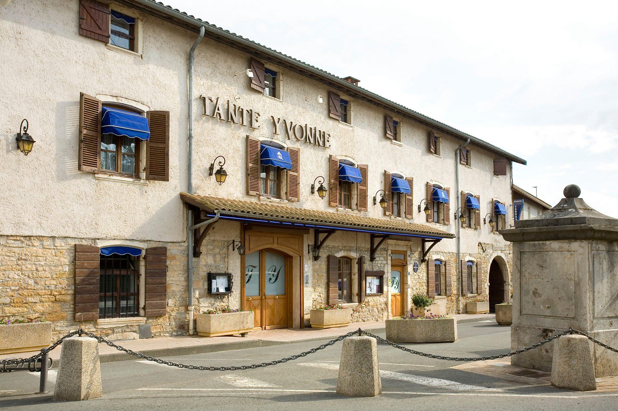 Logis Hotel Tante Yvonne & Son Restaurant Semi-Gastronomique - Lyon Nord Quincieux المظهر الخارجي الصورة