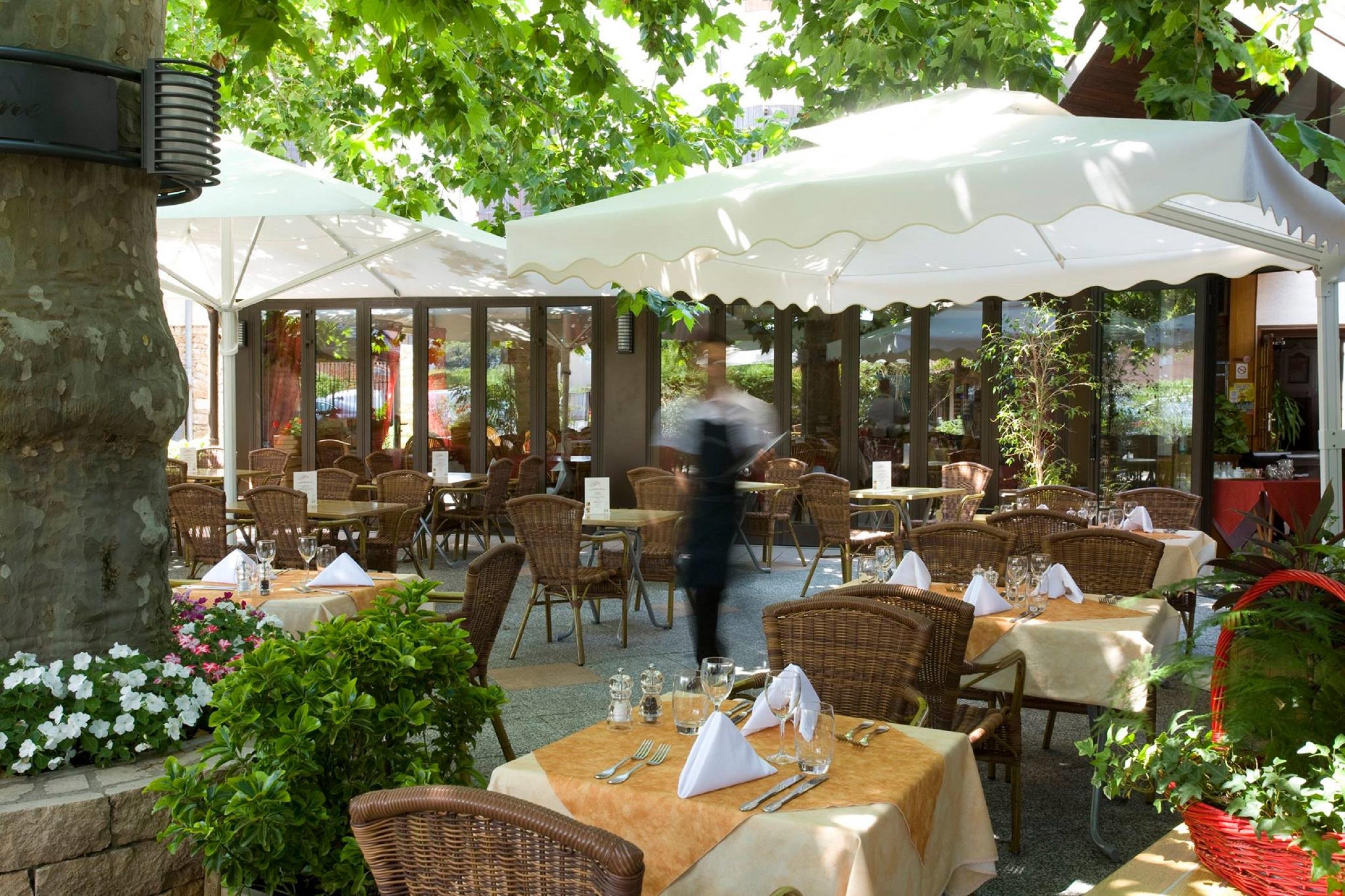 Logis Hotel Tante Yvonne & Son Restaurant Semi-Gastronomique - Lyon Nord Quincieux المظهر الخارجي الصورة
