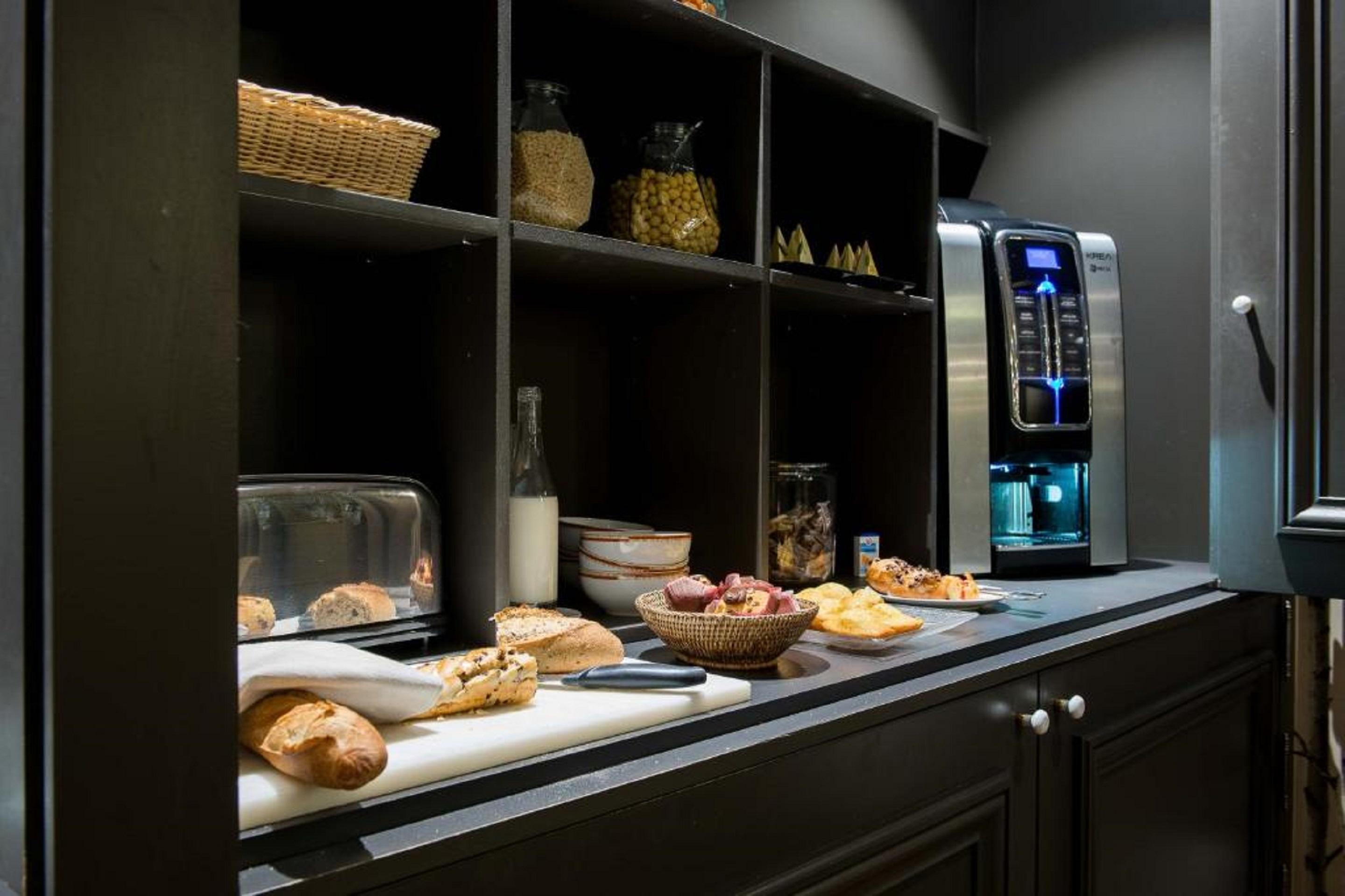 Logis Hotel Tante Yvonne & Son Restaurant Semi-Gastronomique - Lyon Nord Quincieux المظهر الخارجي الصورة