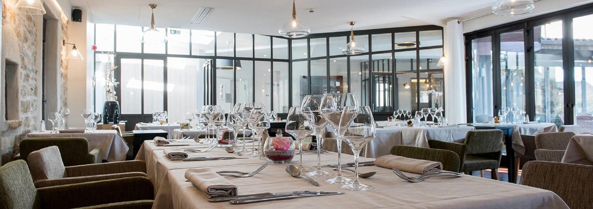 Logis Hotel Tante Yvonne & Son Restaurant Semi-Gastronomique - Lyon Nord Quincieux المظهر الخارجي الصورة