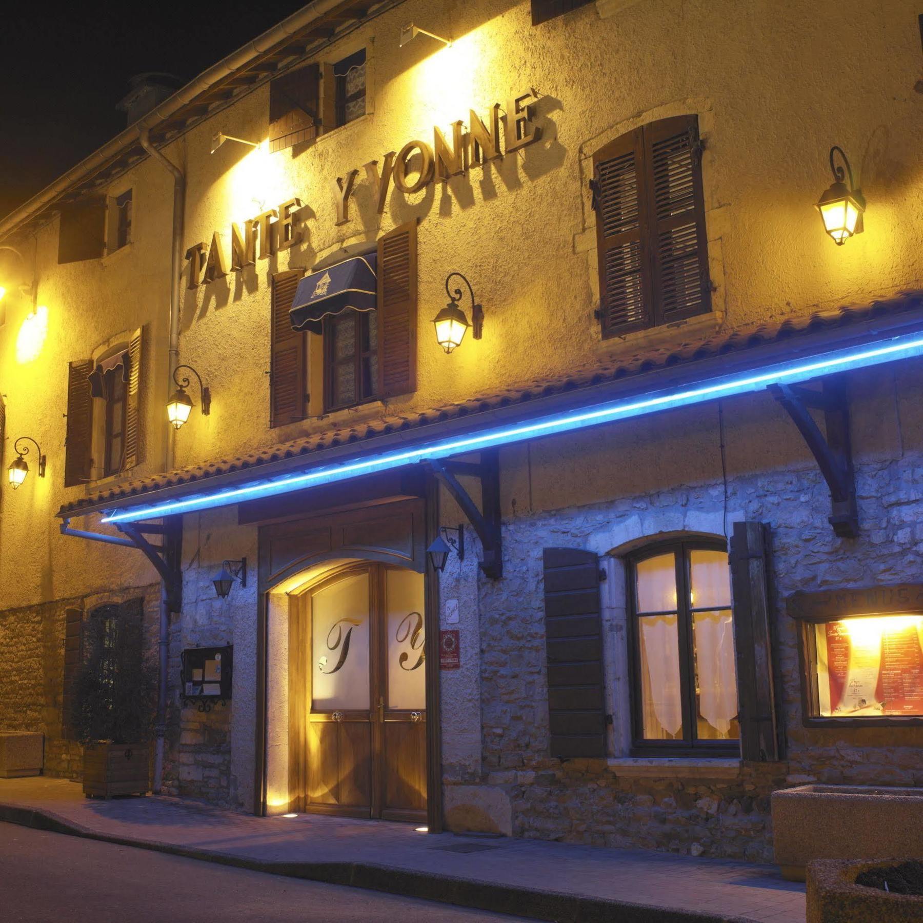 Logis Hotel Tante Yvonne & Son Restaurant Semi-Gastronomique - Lyon Nord Quincieux المظهر الخارجي الصورة