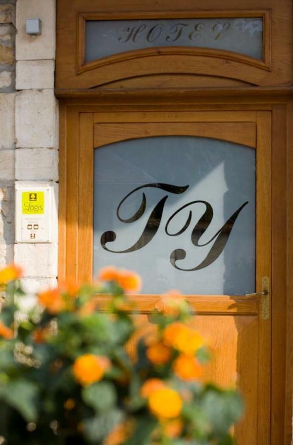 Logis Hotel Tante Yvonne & Son Restaurant Semi-Gastronomique - Lyon Nord Quincieux المظهر الخارجي الصورة